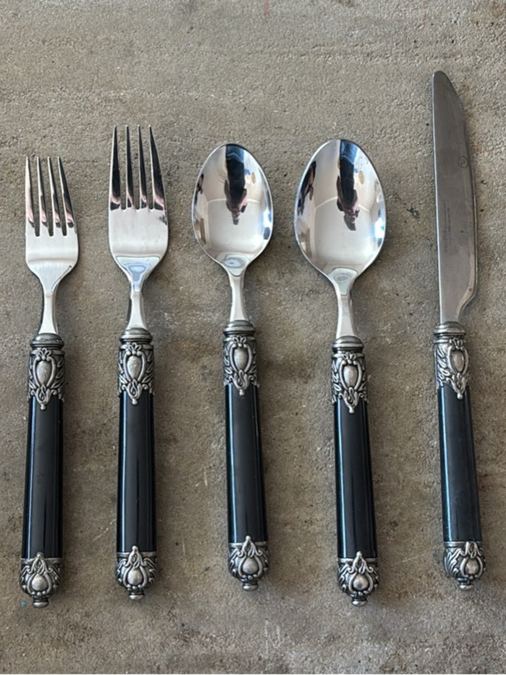53 Hampton Silversmiths Stainless San Remo Black Dinner Set-1